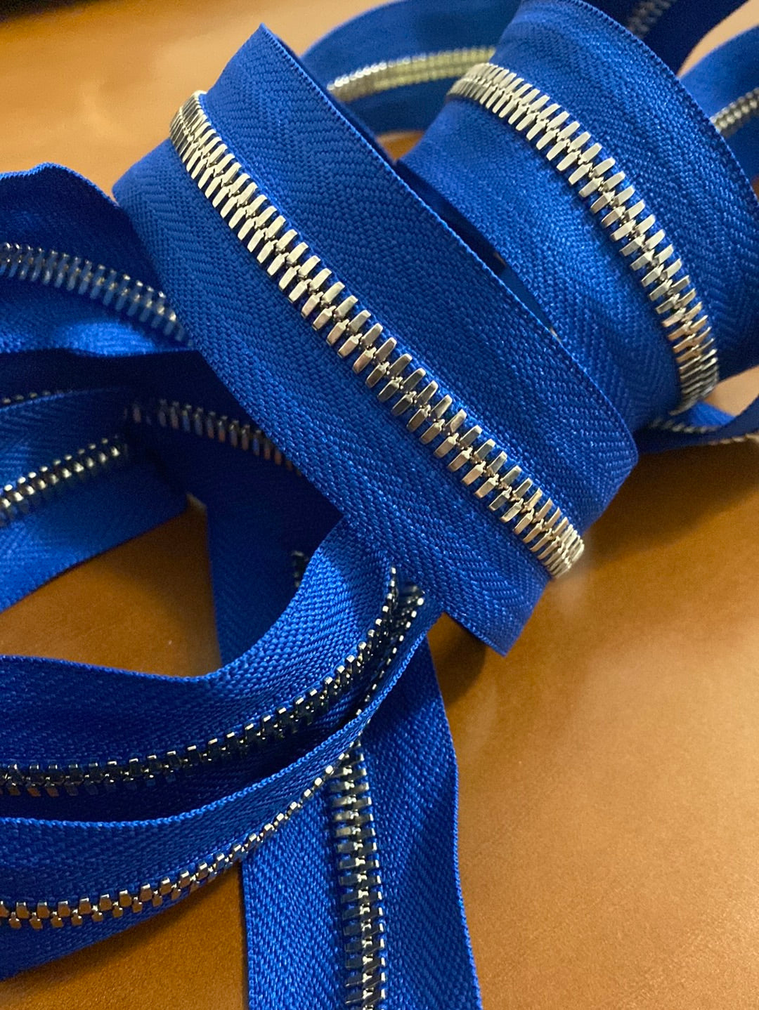 YKK Excella® PLUS Silver. Größe 5.
