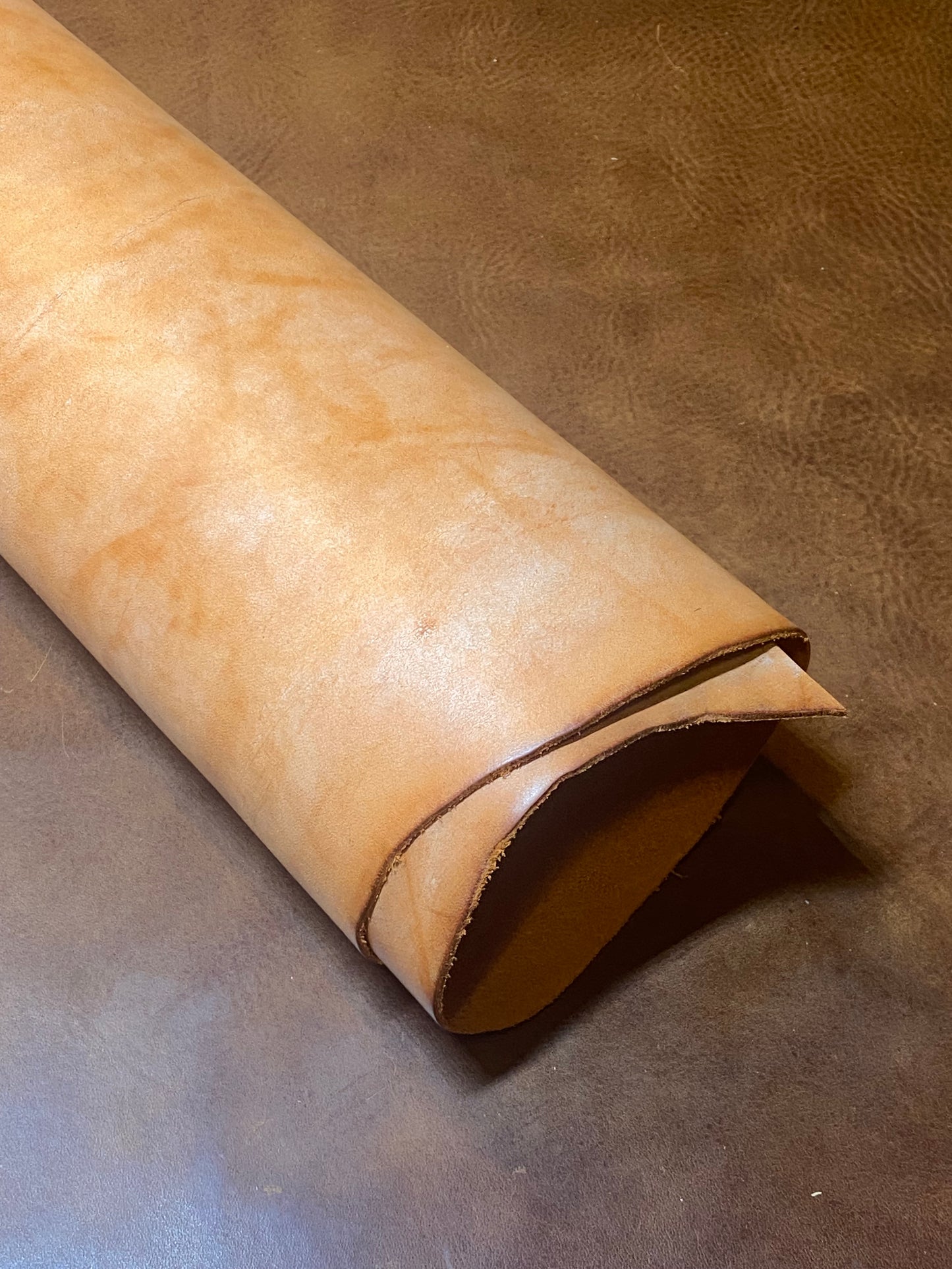 Milled waxed leather 1.4-1.6mm Orange