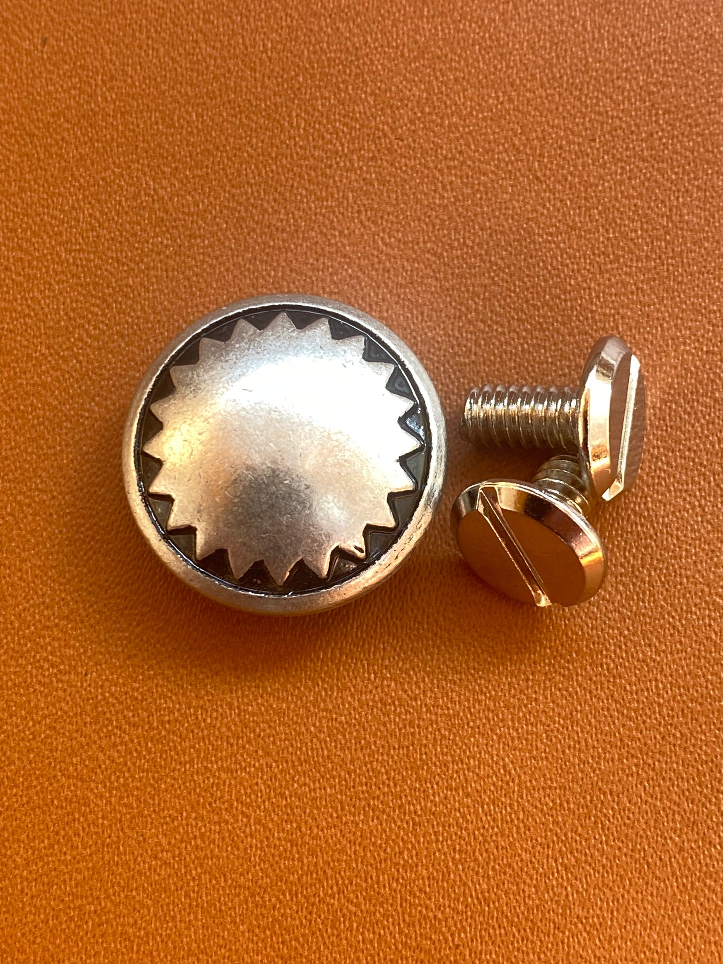04280 Jeremiah Watt Concho Saltlick 19mm Antique Silver