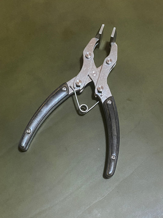 Kevin Lee pliers for leather edge bonding. Parallel pliers