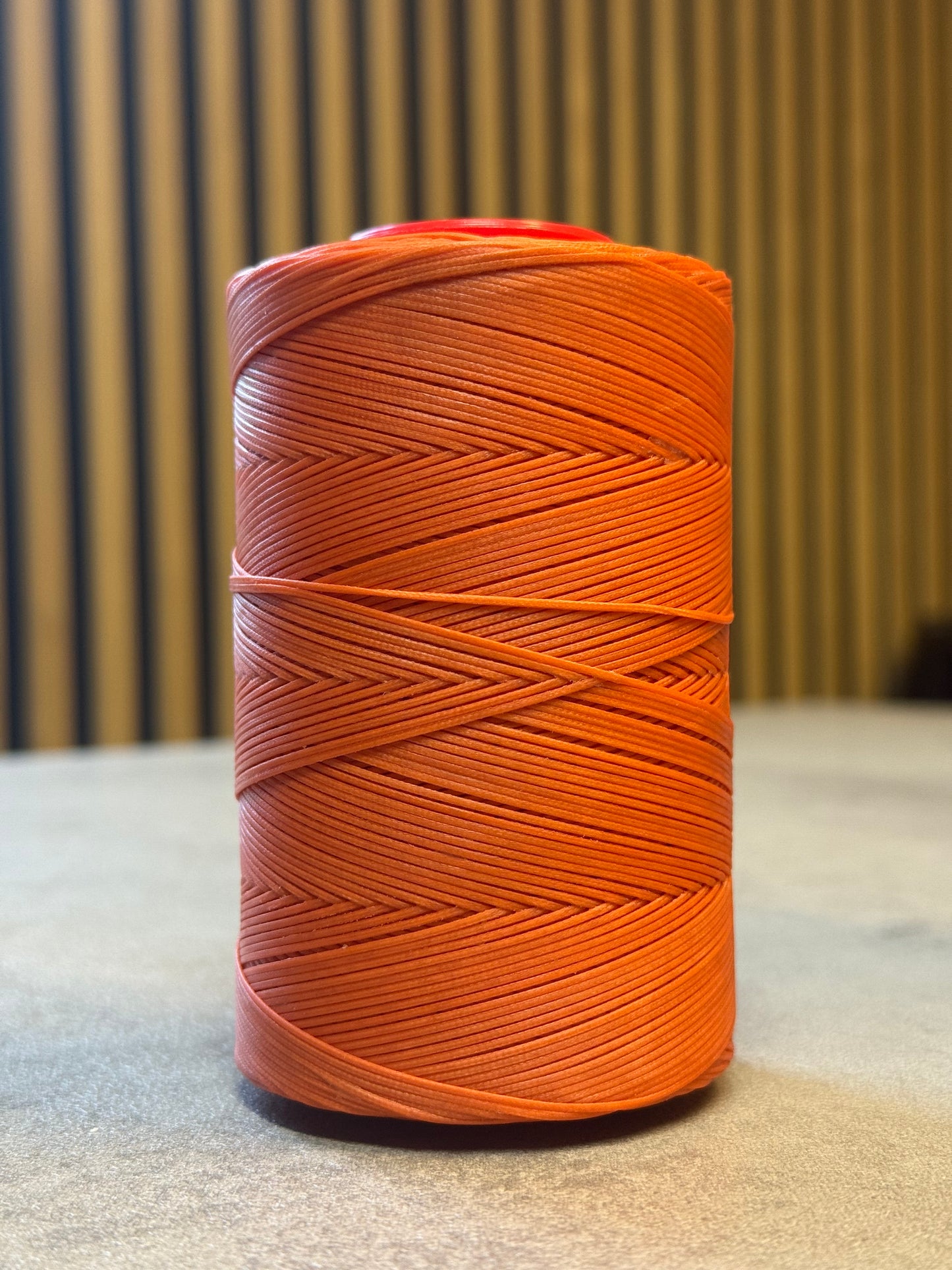 0,8 mm Ritza 25 tigre 100 m Spula | Filo da cucito per pelle, cerato. Punto a mano, forma piatta