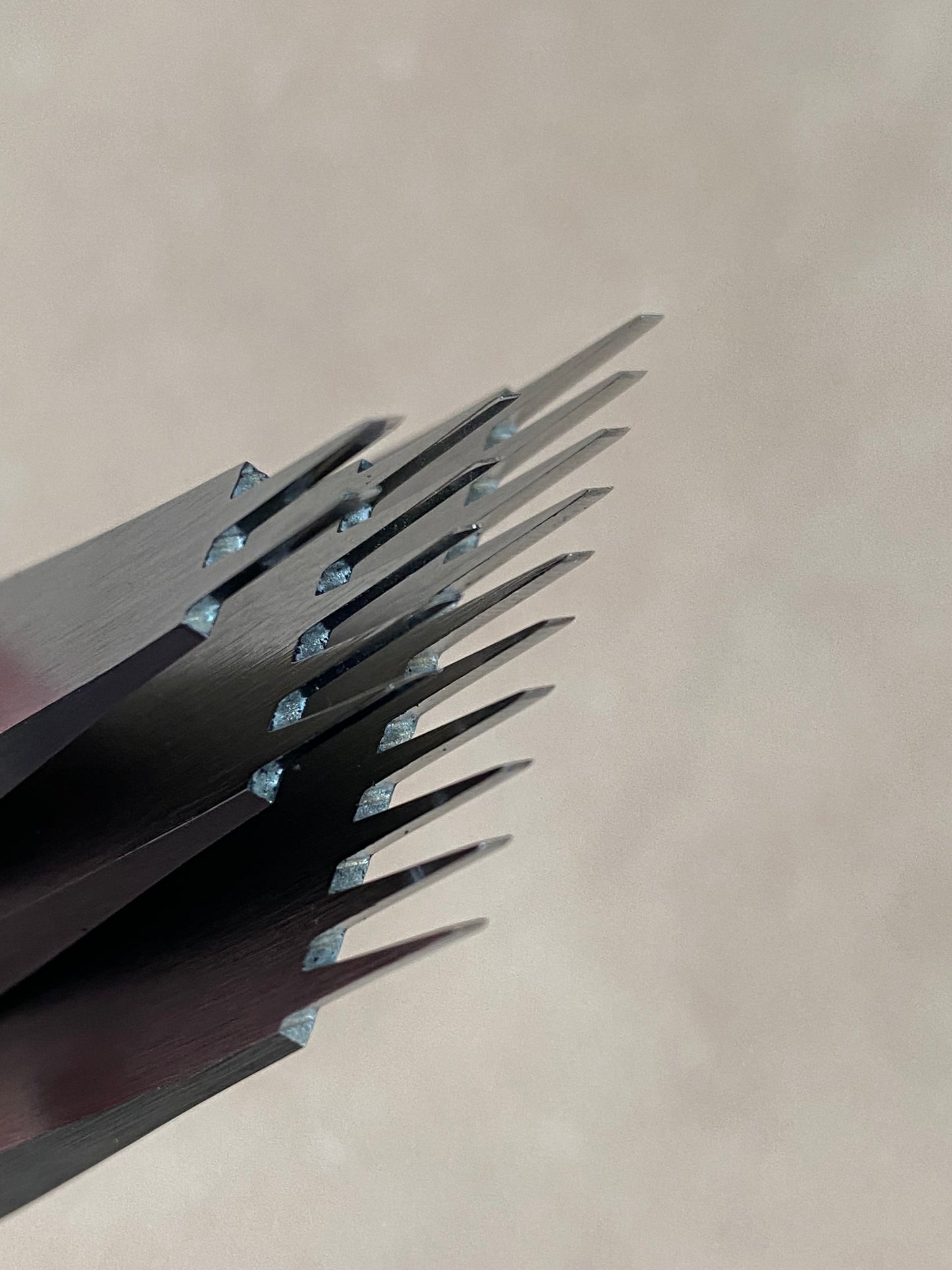 Ensemble de 3 aiguilles à piquer Kevin Lee forme française. Mise à jour française