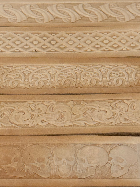 Motivriemen Echtleder natur. Embossed straps. Croupon 4-4,5 mm Stärke