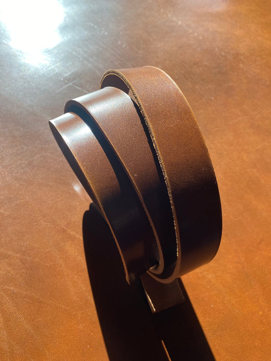 Cintura in pelle cognac pull up 3 mm | 130 cm. Collo. Qualità B, -15%