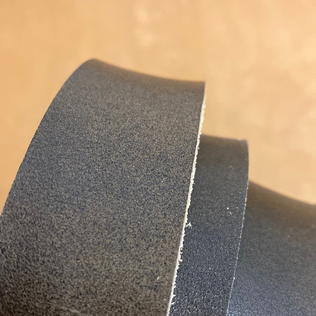 Leather strap olive, black speckled 3.8-4.0 mm 140 cm. Double croupon