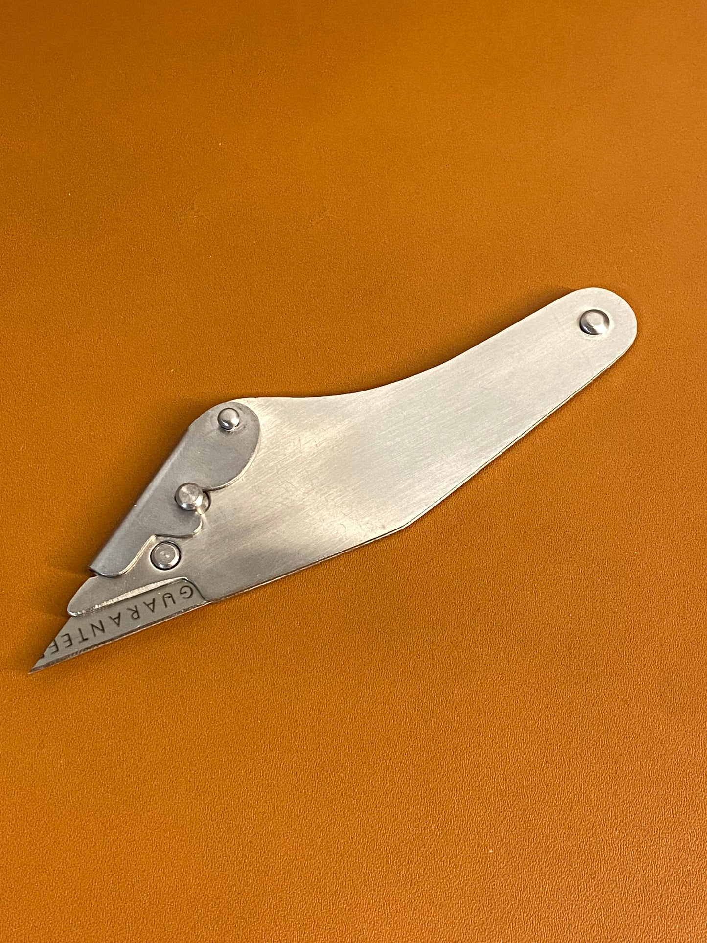 Couteau pour travaux en cuir incluant 2 lames. Couteau de fourreur. Couteau de fourrure.