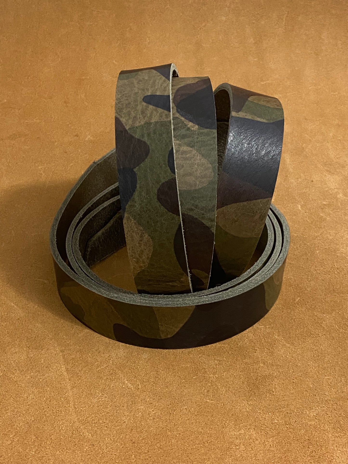 Sangles camouflage gris/boue 3,8 - 4 mm | 135-145 cm. Cou