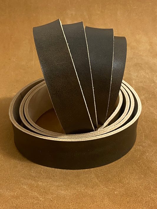 Lederriemen Oliv, schwarz gesprenkelt 3,8-4,0 mm 140 cm. Doppelcroupon