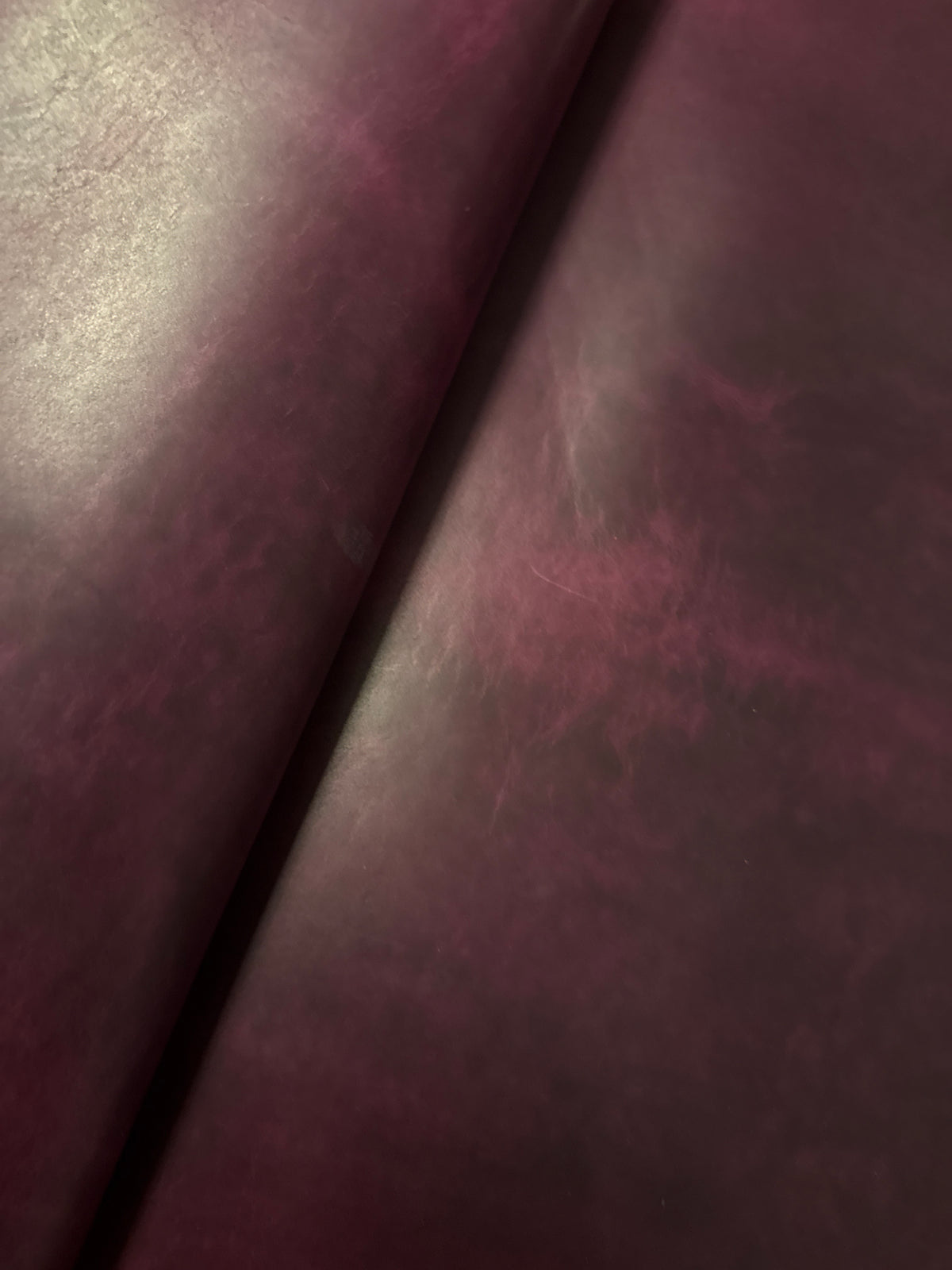 Horween Leder - Cypress „Tokyo Purple“ 5-6 Oz. 2-2,2mm