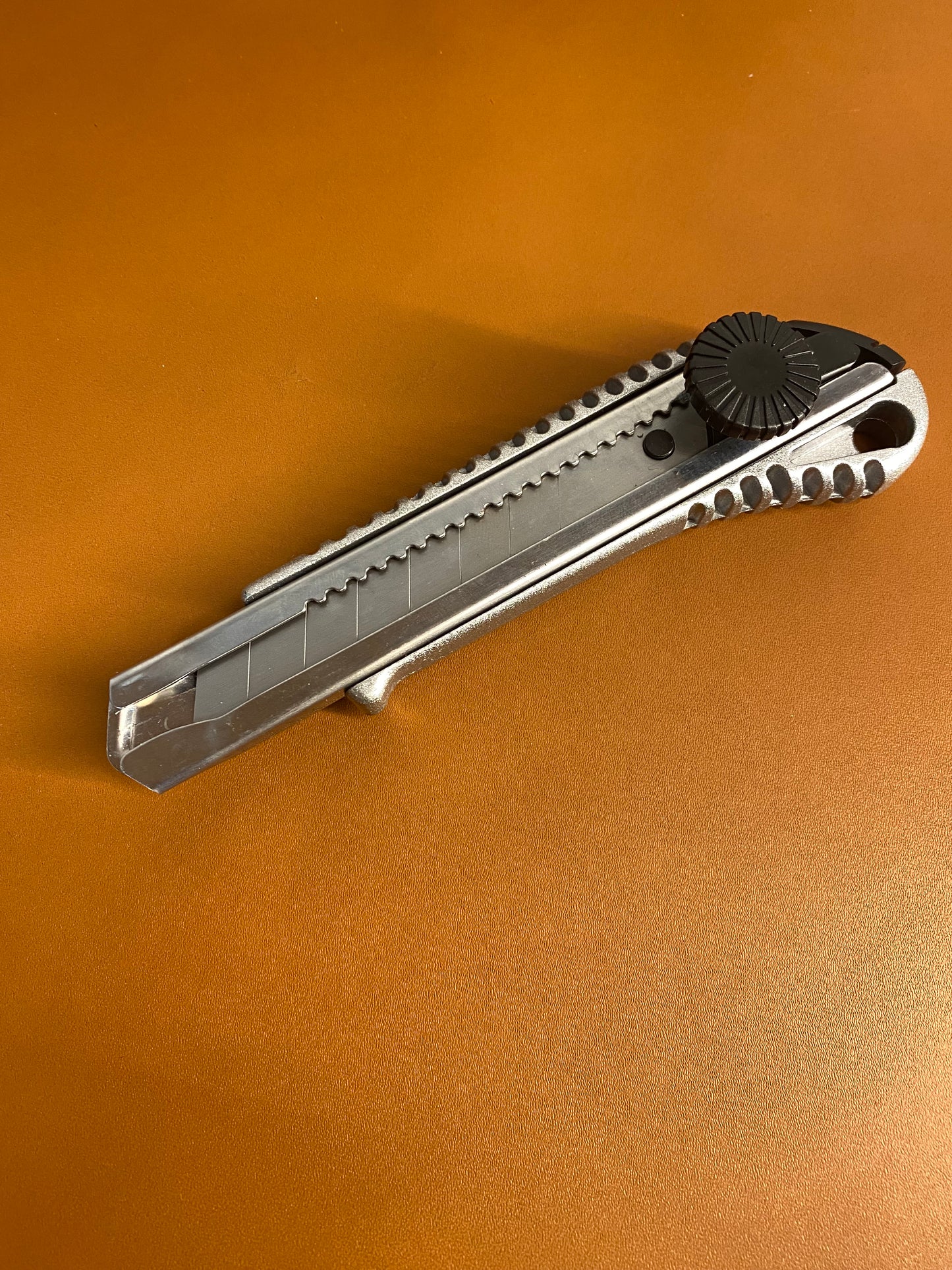 Cuttermesser für Lederarbeiten