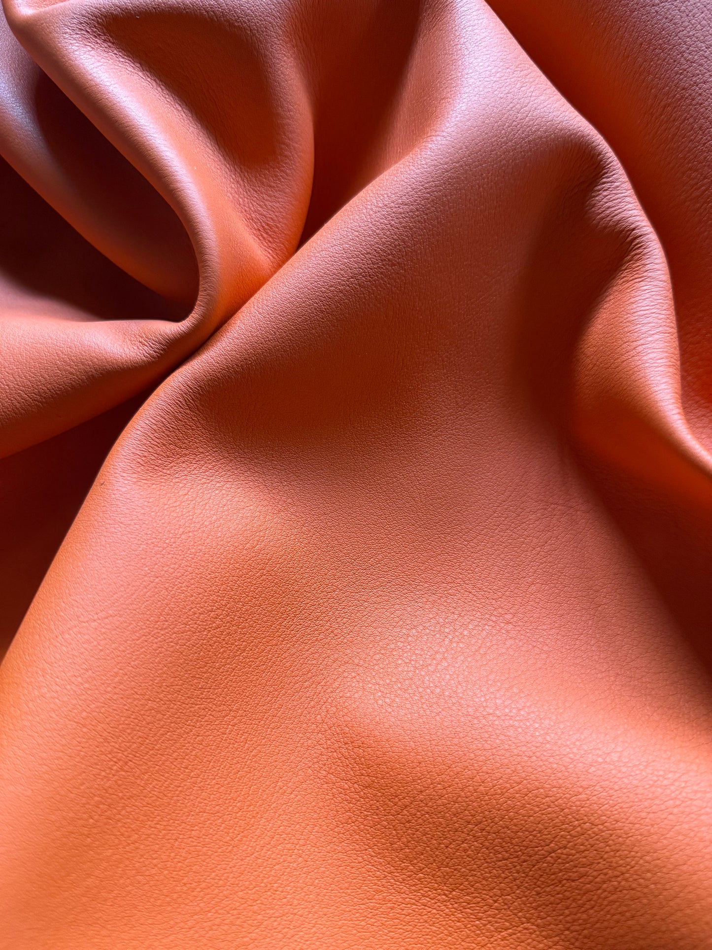 Rindnappa Mandarinorange 1-1,2 mm. Breite 80-100 cm. Zentimeterware.
