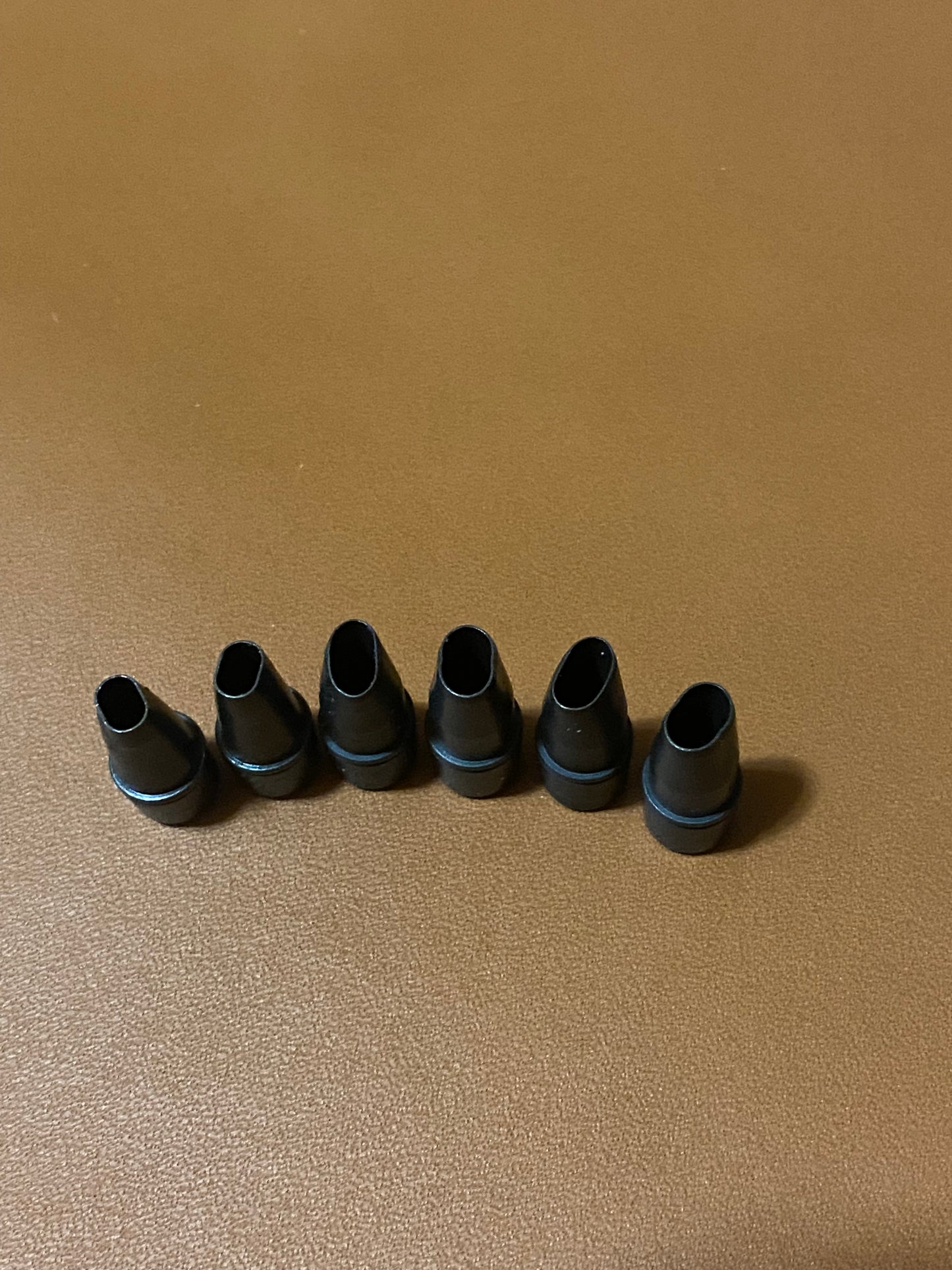 Tubes de perforation Tubes de perforation de rechange pour pinces à poinçonner. Rond-ovale.