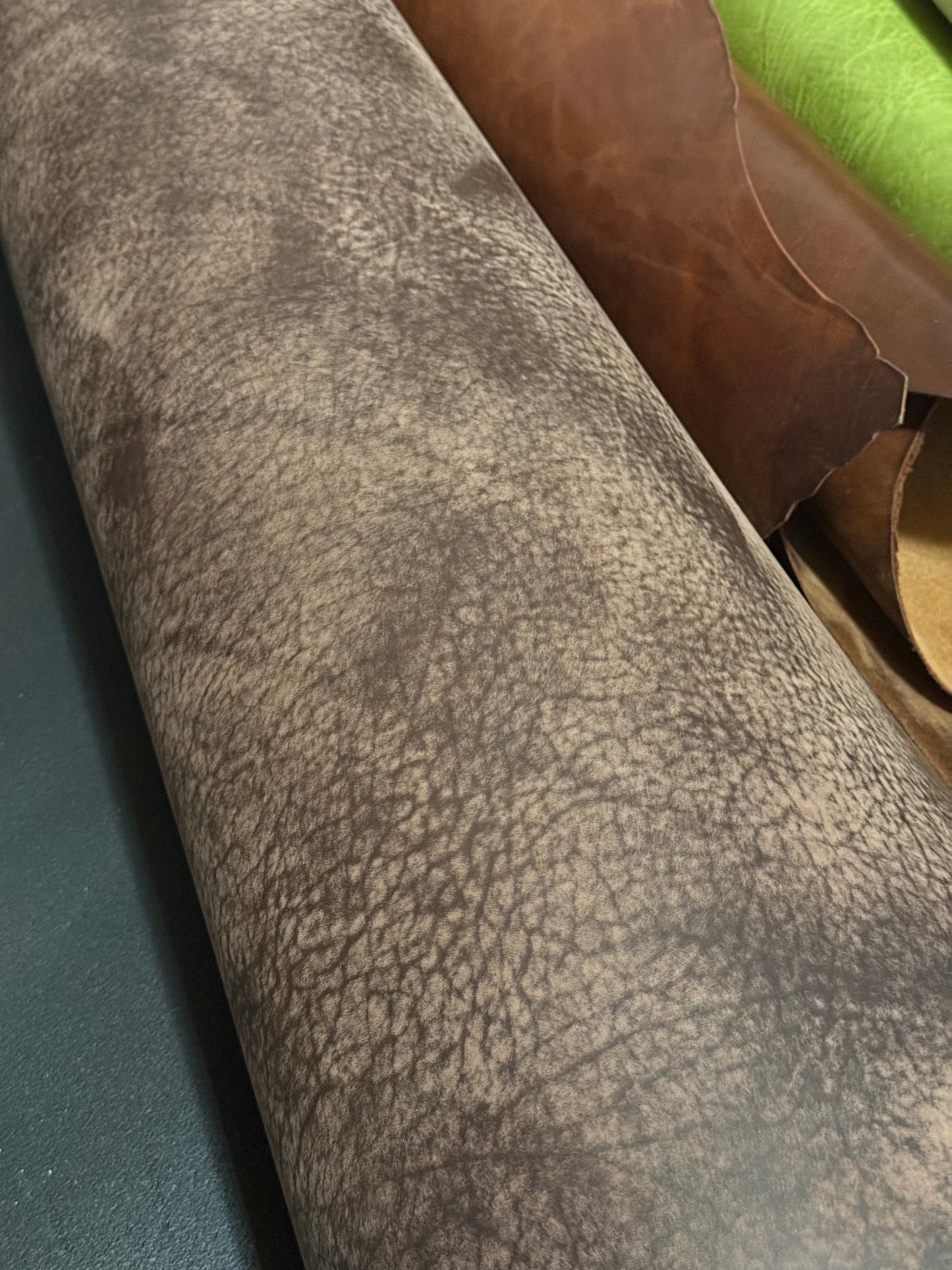 Geschliffenes Leder 1,4-1,6mm Farbe Schoko