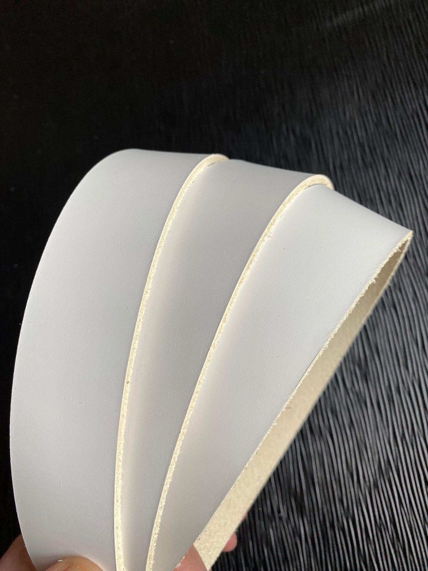 Leather strap Buttero White 2.8 mm 130-135 cm. Neck