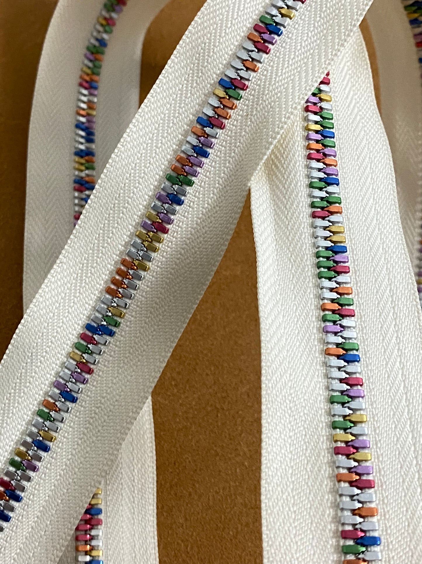 Luz YKK Excella®. Talla 5.