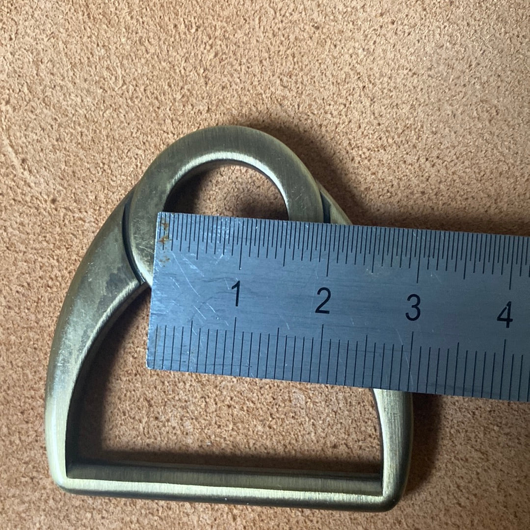 D-ring with double loop guide 37 mm passage antique brass