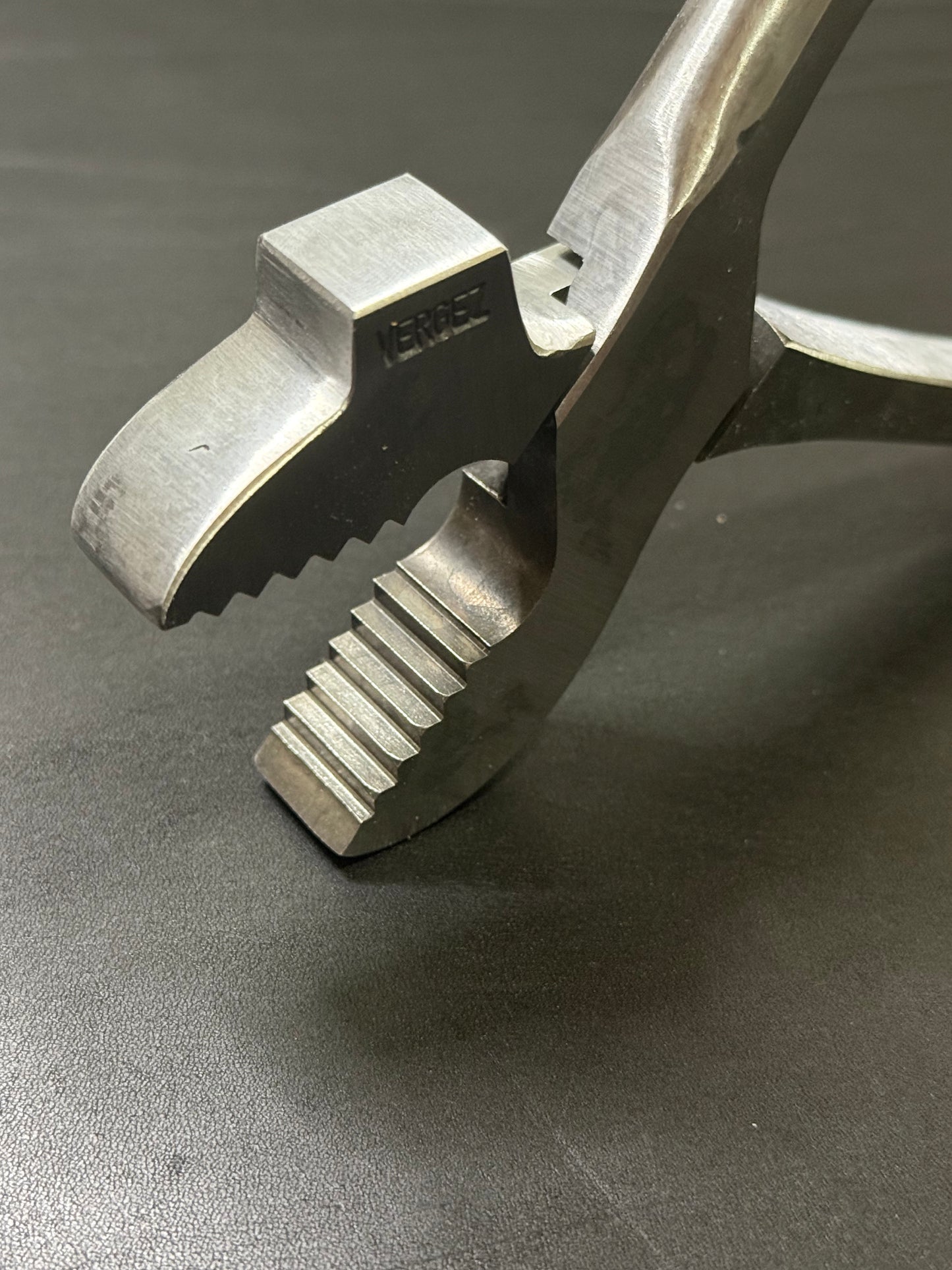 Vergez Blanchard Schusterzange Webbing pliers w. hammer claw