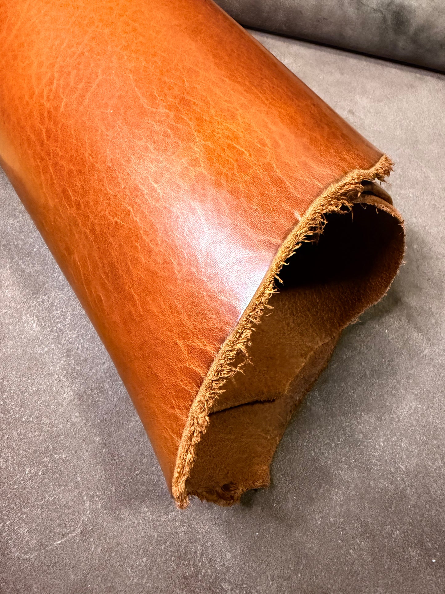 Leder Riemen Orange milled 3,5 mm | 125-130cm. Hals.