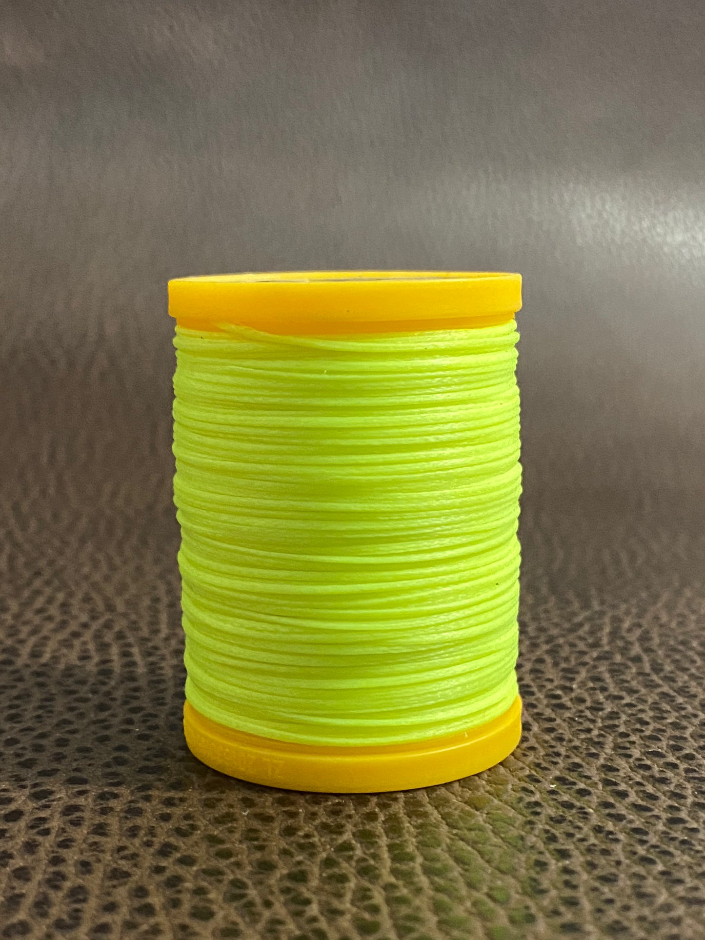 Luminous braid | 0,6 mm | gewachstes Garn - flach -
