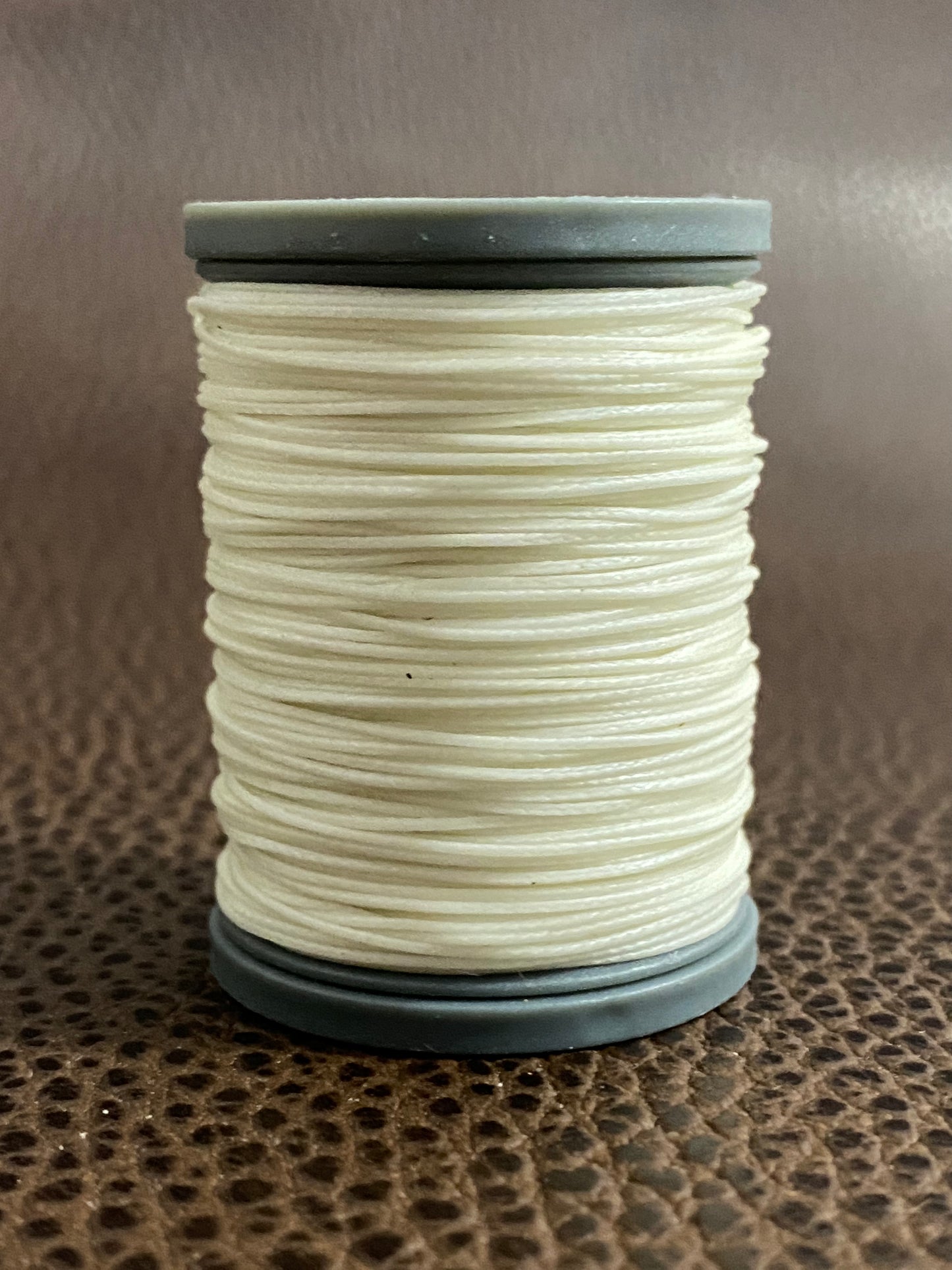 Luminous braid | 0,6 mm | gewachstes Garn - flach -