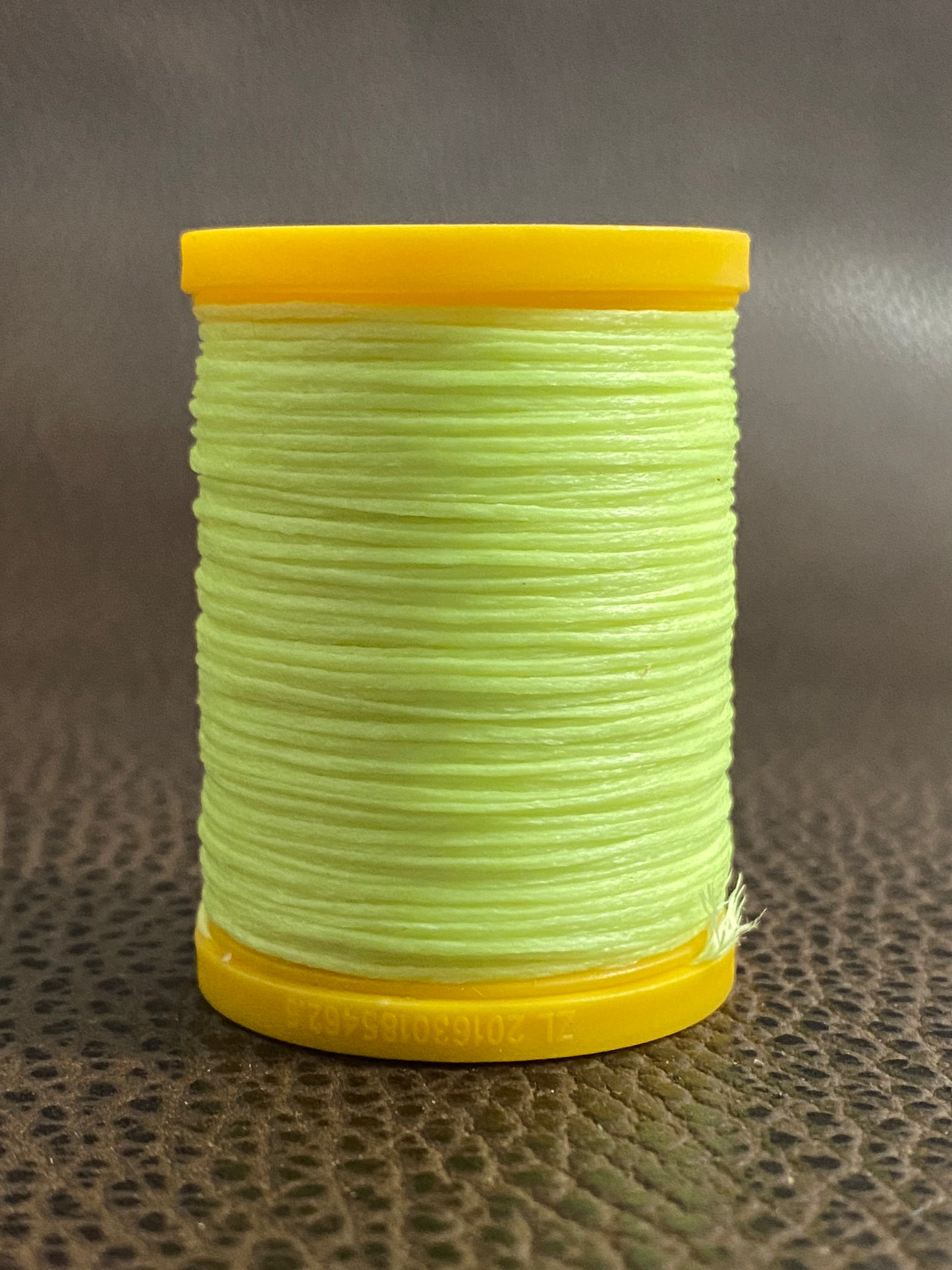 Luminous braid | 0,6 mm | gewachstes Garn - flach -