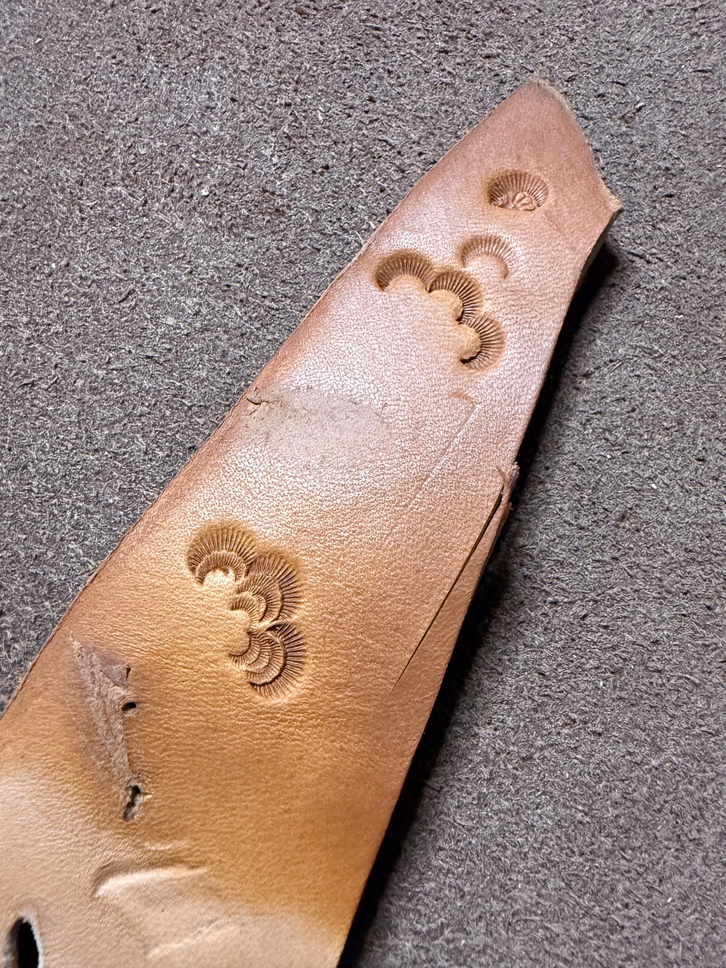 Hermann Oak Tooling Skirting Leder. Riemen. Belt straps. 5,5-6 mm ab 2m Länge. Hecht. Punzierleder.