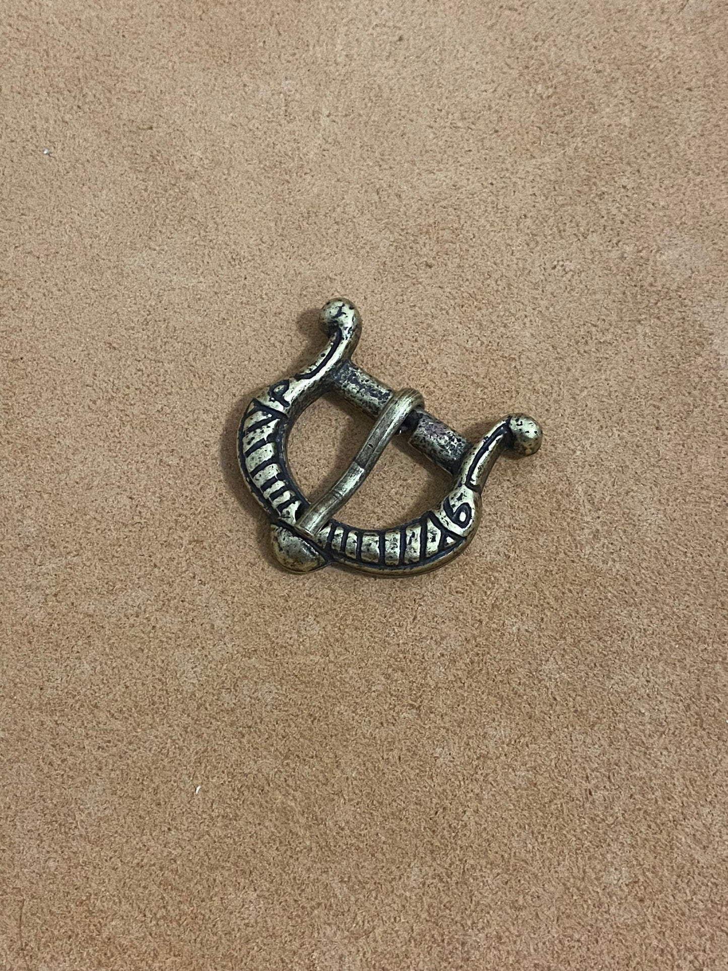 Fibbia Meduris 38 x 38 mm | altmessing | 24 mm