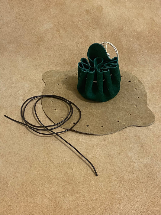 Geldbeutel aus Velourleder 20x20 cm mit Rundschnur