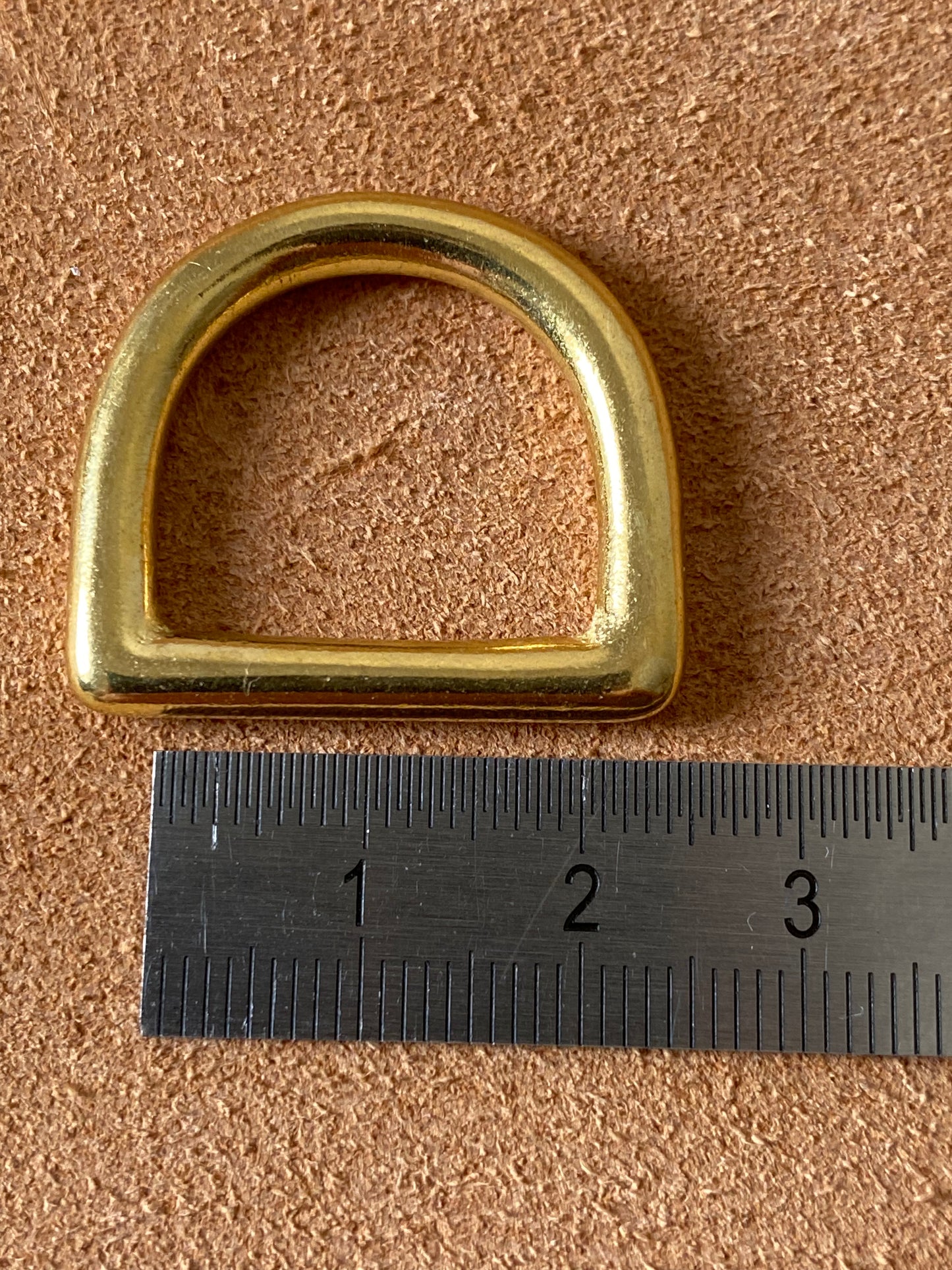 Anilla en D de paso de 20 mm, latón macizo