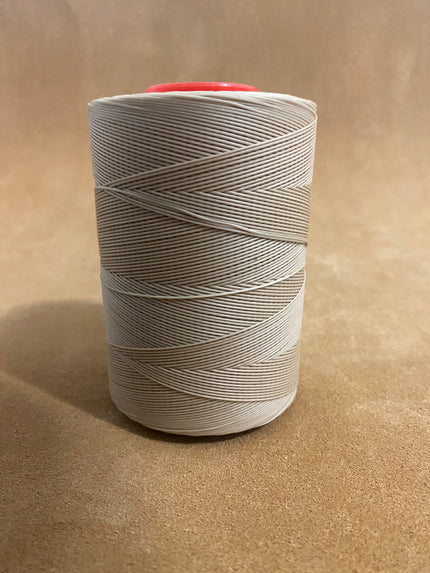0,6 mm Ritza 25 tigre 100 m Spule | Filo da cucito per pelle, cerato. Punto a mano, forma piatta