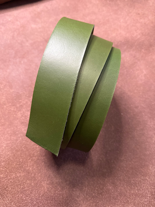 Leather strap 3 mm, forest green “Bosco” 130 cm. Neck