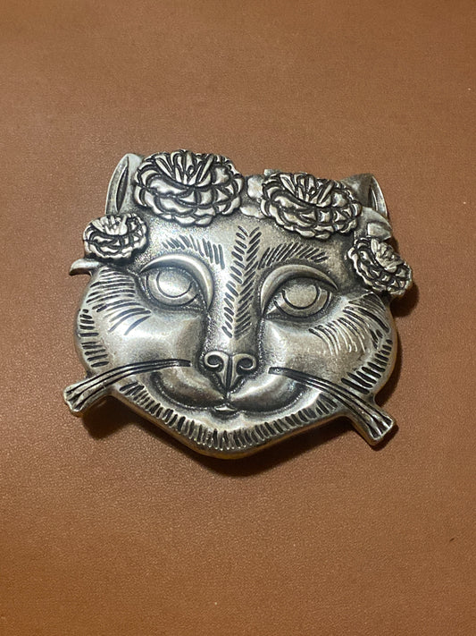 Belt buckle cat motif 40 mm diameter