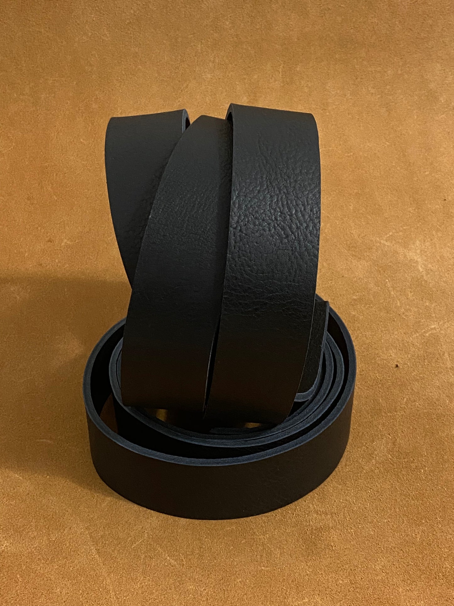 Cinturino nero fresato 3,5-3,8 mm 135 cm