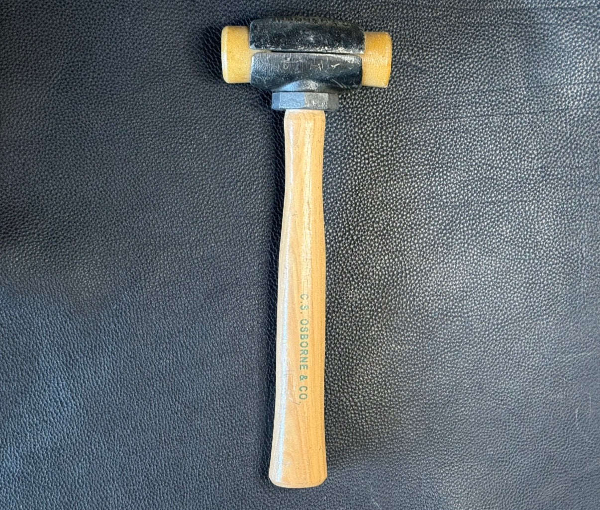 C.S. Osborne No. 394 – Split Head Hammer 1 1/2" 38 mm. 950 gr.