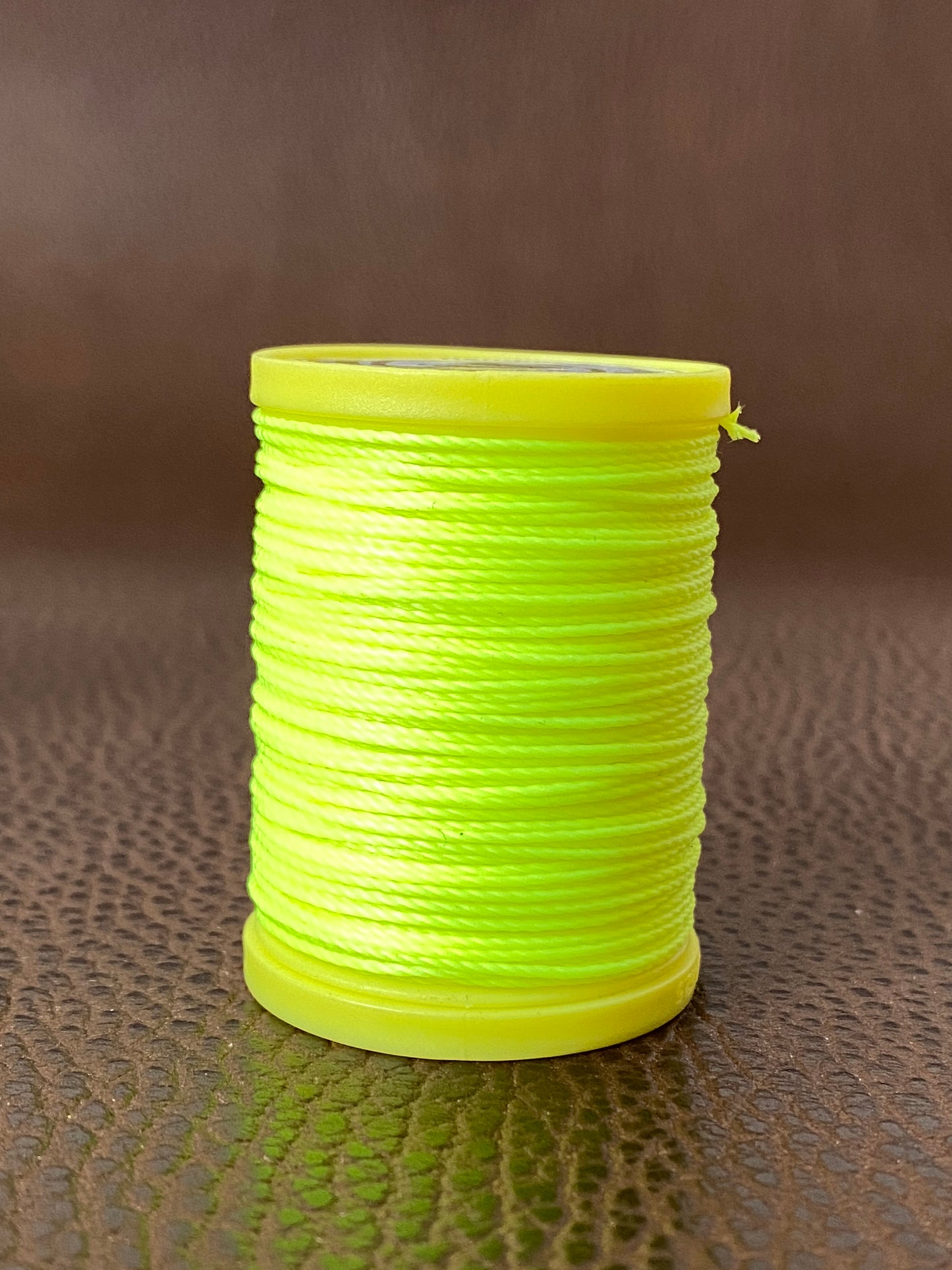 Luminous Twist | 0,6 mm | waxed thread - round -