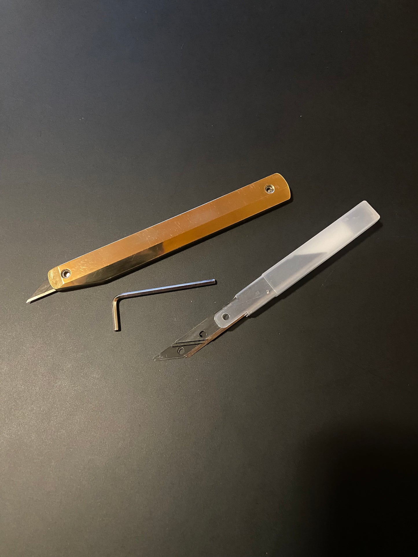 Messing Messer für Lederarbeiten. Brass Cutting Knife (9mm Blade)