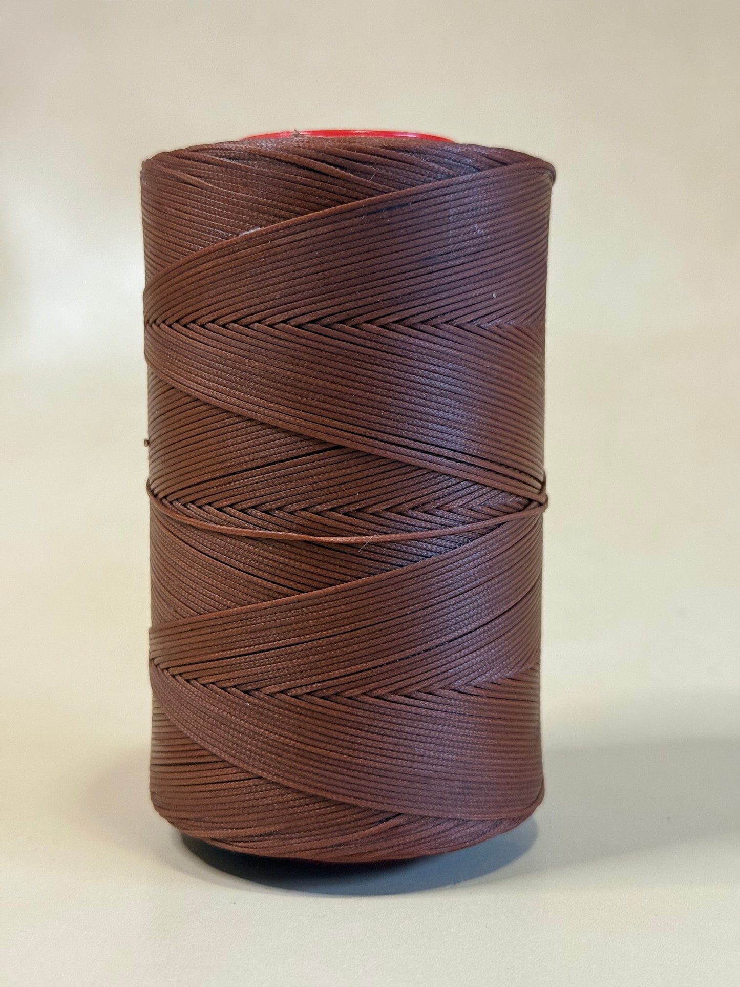 0,6 mm Ritza 25 tigre 100 m Spule | Filo da cucito per pelle, cerato. Punto a mano, forma piatta