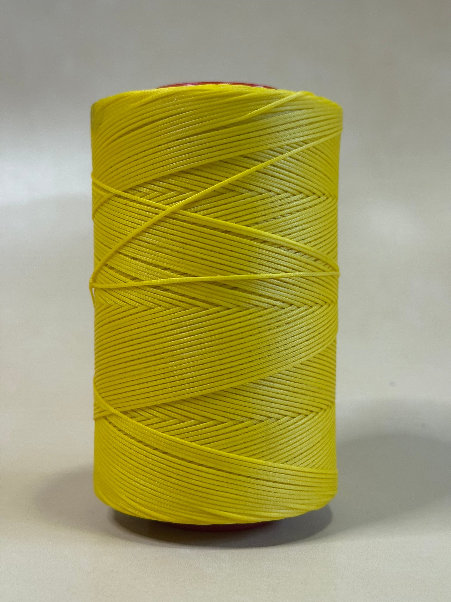 0,6 mm Ritza 25 tigre 100 m Spule | Filo da cucito per pelle, cerato. Punto a mano, forma piatta