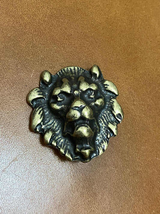 Rivetto decorativo testa di leone 34,5 x 36 mm
