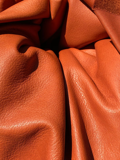 Cowhide nappa saddle leather 1.2-1.4 mm. Very soft.