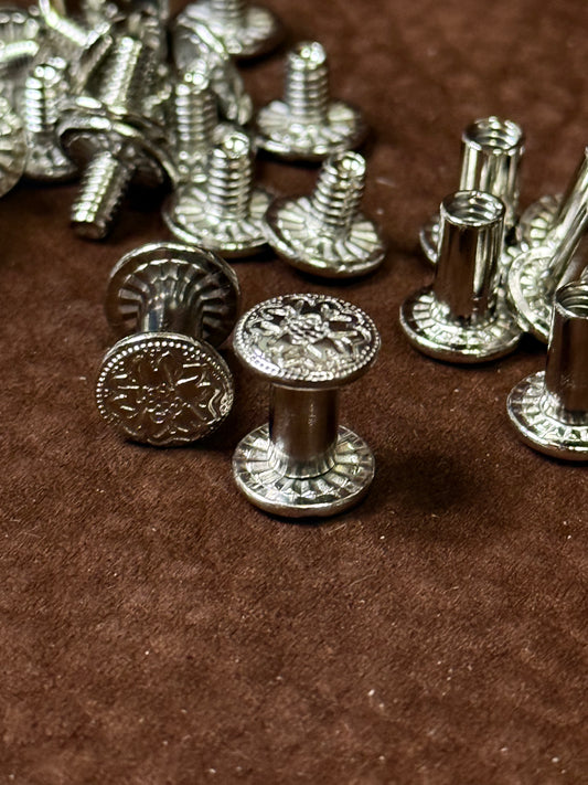 5x Chicago Screw D10mm H9,5mm with floral design. Messing vernickelt. Brass-Nickel. Buchschraube