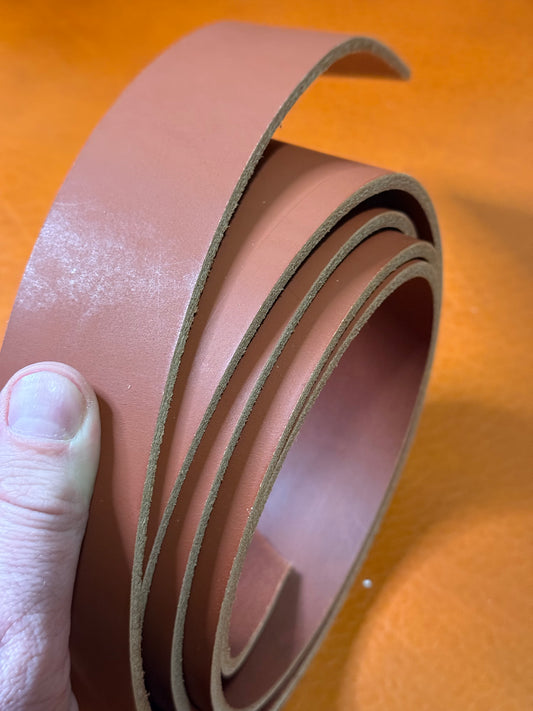 Correa de cuero encerado de lujo. Col. "Ladrillo" 4,0-4,2 mm. Hecht 200-225 cm. Cuero de brida