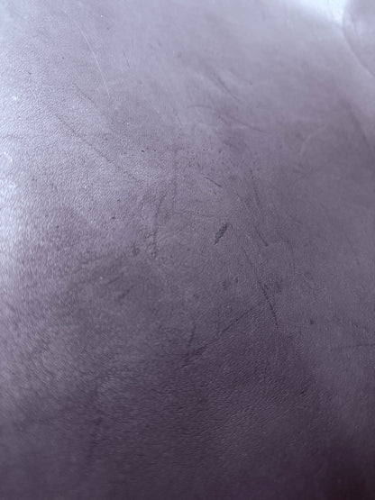 Känguruleder Anilin vollnarbig 1mm. Kangaroo leather. Vegtanned, full grain. Ca. 0,8 m2. Mit Naturmerkmalen.