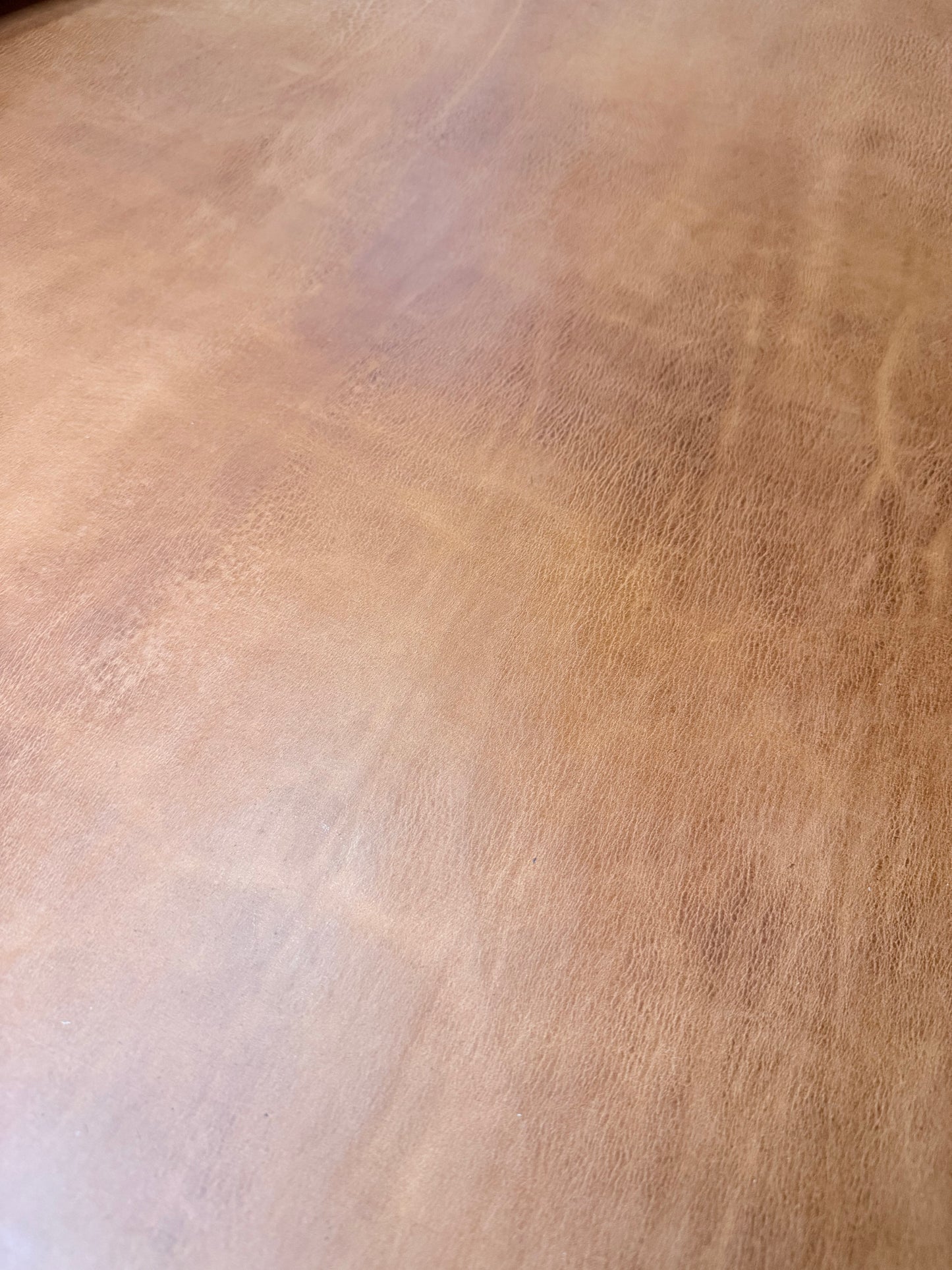 Hermann Oak „Old World Harness“ col. Russet. Pelle per imbracature. Cinghie. 5,5-6 mm da 2 m di lunghezza.